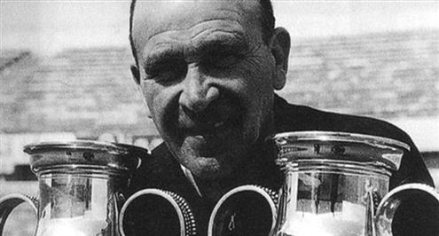 جوتمان ولعنة الـ "100 عام" تواصل ملاحقة بنفيكا بالنهائيات الأوروبية 